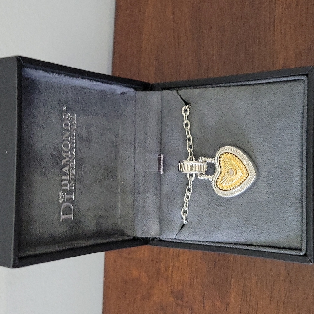 Diamonds International heart necklace